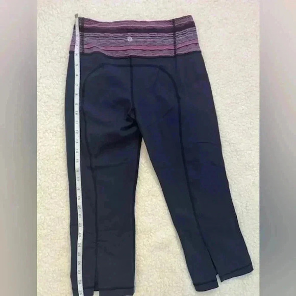 Lululemon Gather and Crow Il crop legging, Navy/ multi-colored, size 6. - Picture 6 of 8